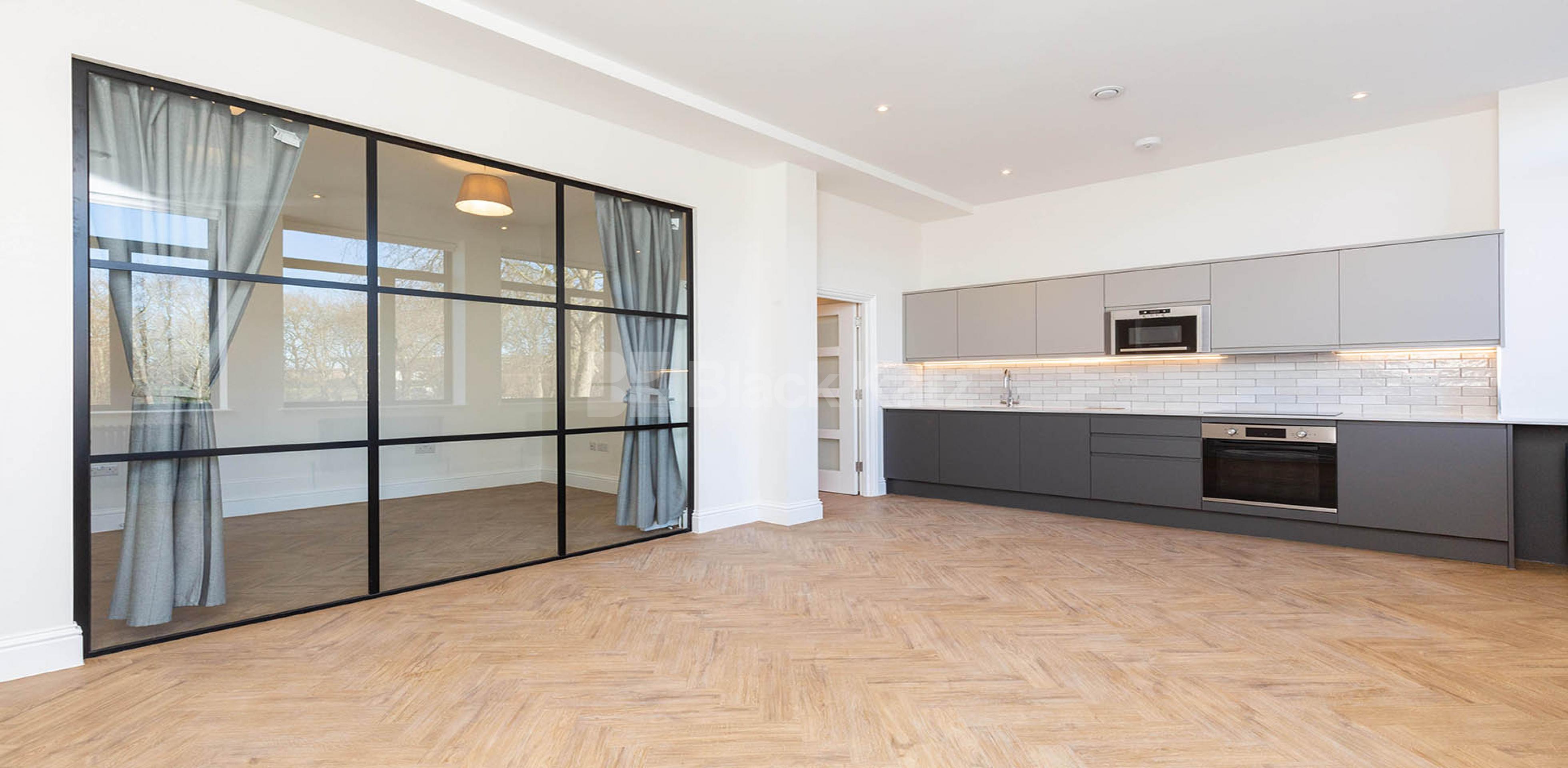 Modern and spacious 1 bedroom over looking Finsbury Park Seven Sisters Road, FINSBURY PARK N4